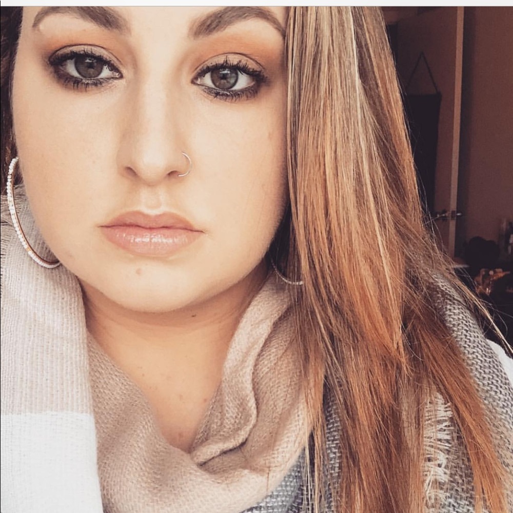 Meet your Posher, Michaela